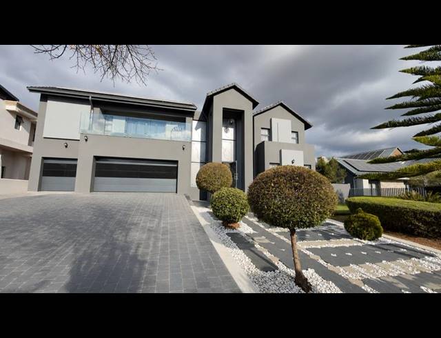 4 BEDROOM HOUSE FOR SALE IN COPPERLEAF ESTATE